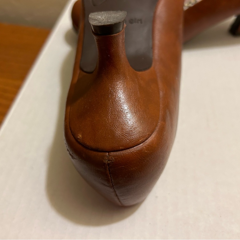 Madden Girl Women's Rust/Brown Pumps - Picture 8 of 10
